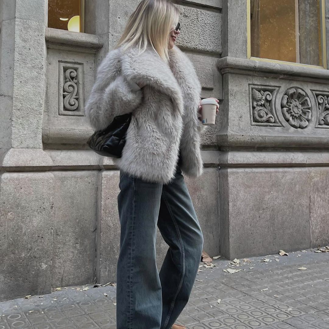 Faux Fur Cropped Jacket | Luxurious & Warm | Modern Design