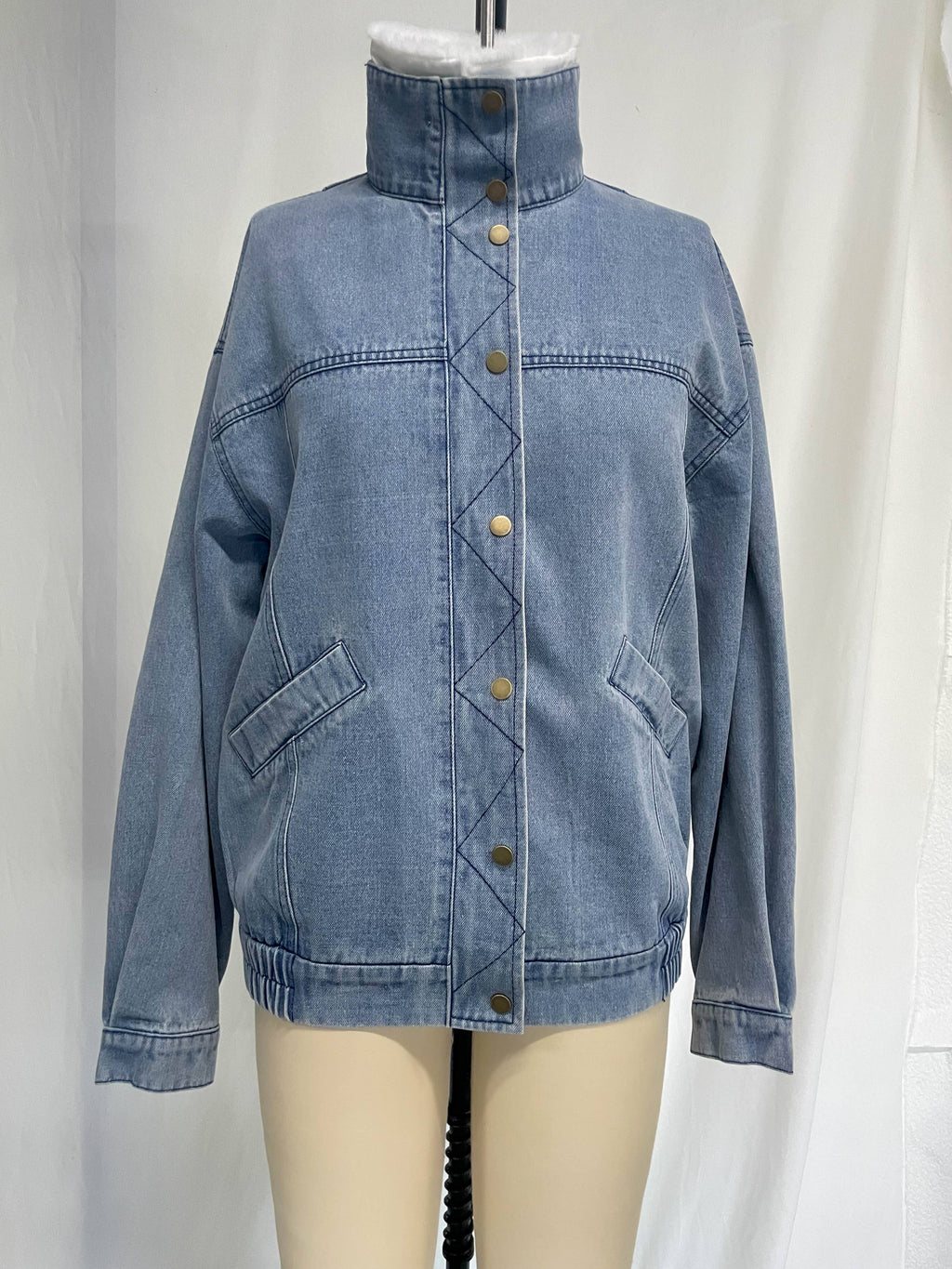 Ladies Denim Cotton Jacket | Fur Collar, Double Pockets | Casual Fall and Winter Wear