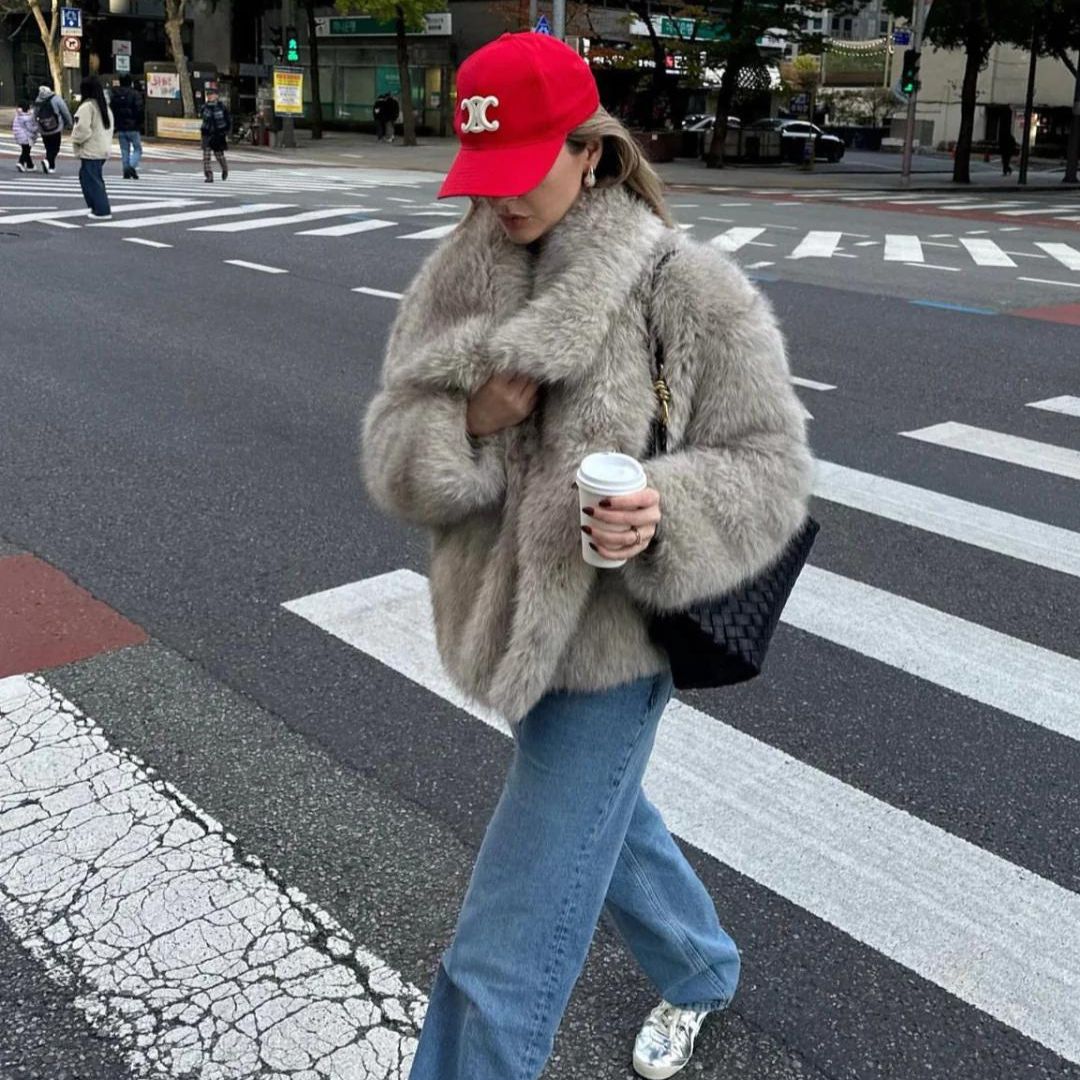 Faux Fur Cropped Jacket | Luxurious & Warm | Modern Design