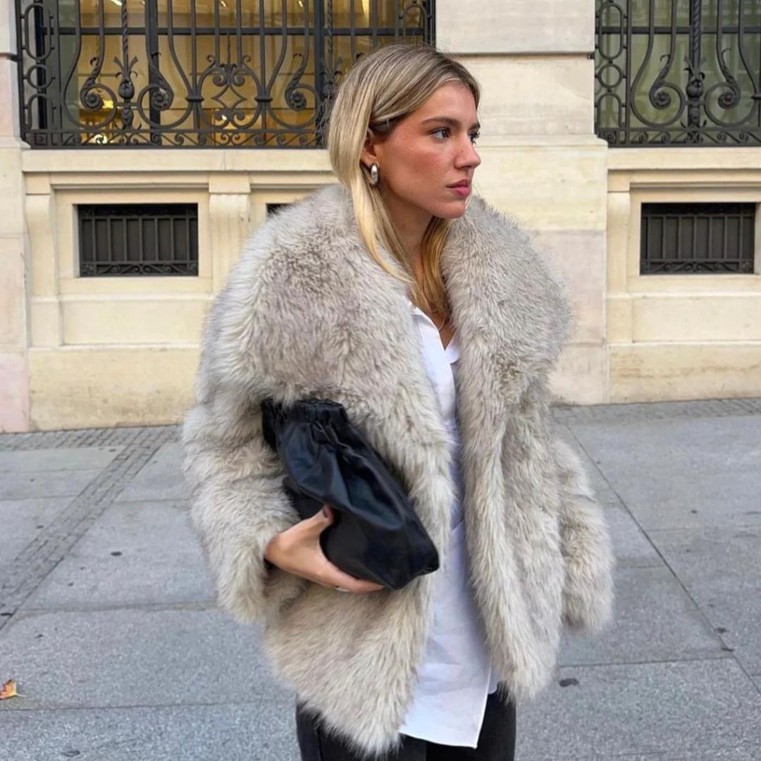 Faux Fur Cropped Jacket | Luxurious & Warm | Modern Design