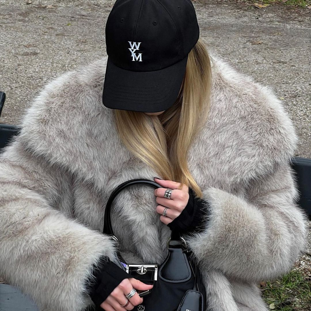 Faux Fur Cropped Jacket | Luxurious & Warm | Modern Design
