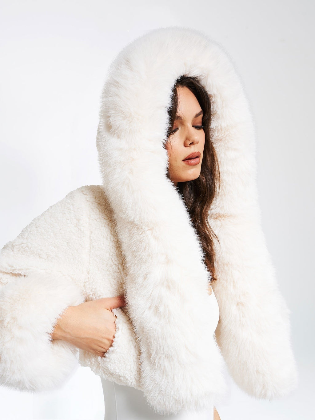 Cropped Faux Fur Jacket | Glamorous & Warm | Winter Statement Piece