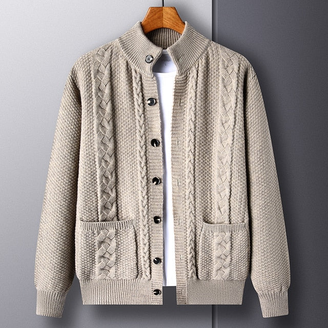 Cable-Knit Cardigan | Timeless Style | Warm and Versatile