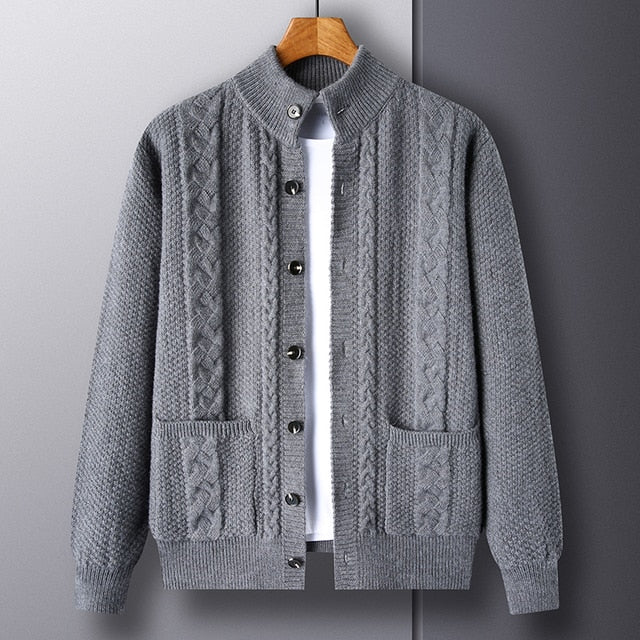 Cable-Knit Cardigan | Timeless Style | Warm and Versatile