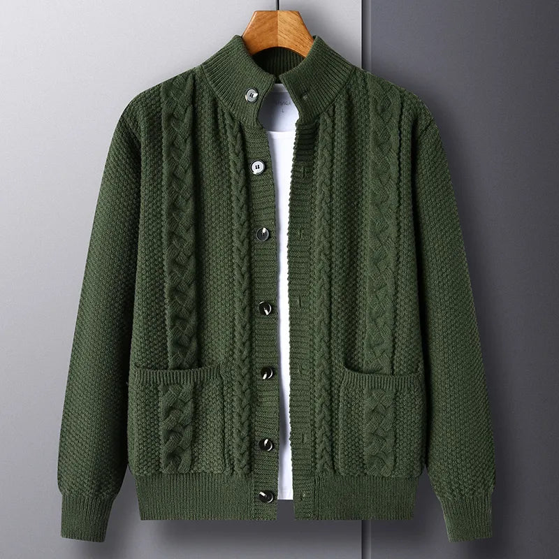 Cable-Knit Cardigan | Timeless Style | Warm and Versatile