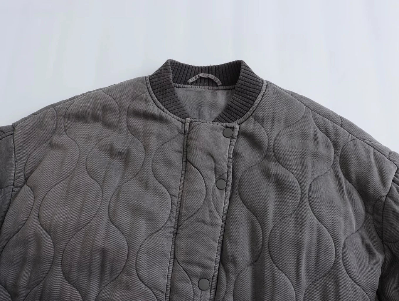 Oversized Quilted Bomber Jacket | Trendy & Comfortable | Perfect Layering Piece