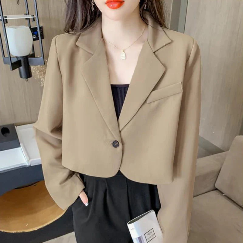 Cropped Blazer | Single-Button Design | Tailored and Sophisticated