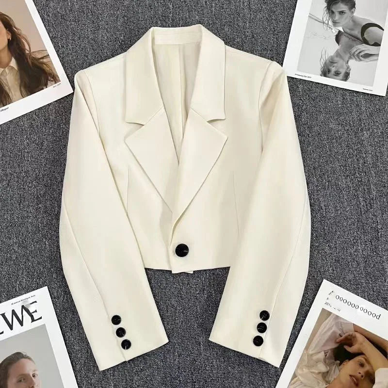 Cropped Blazer | Single-Button Design | Tailored and Sophisticated