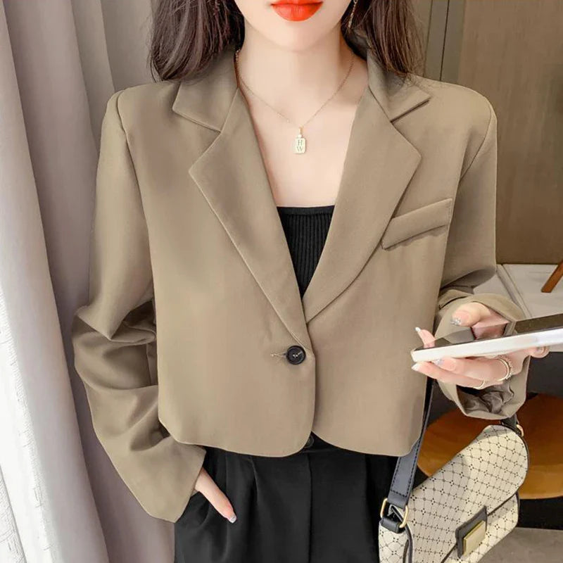 Cropped Blazer | Single-Button Design | Tailored and Sophisticated