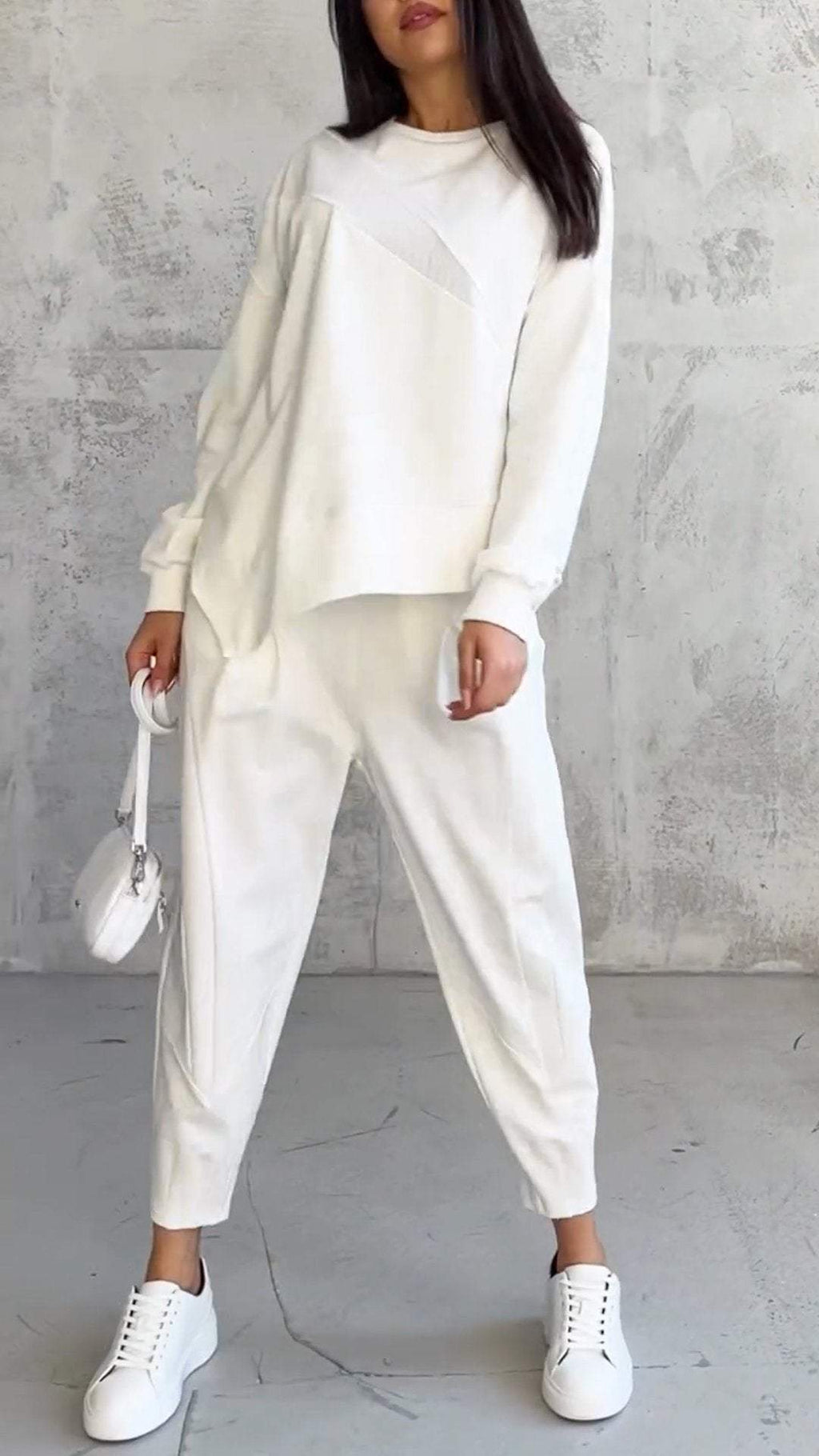 Relaxed Sweatshirt and Jogger Set | Cotton-Polyester | Minimalist and Comfortable