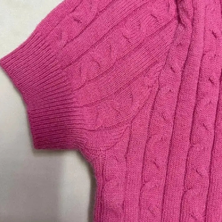 Short-Sleeve Cable-Knit Sweater | Lightweight & Comfortable | Classic Design